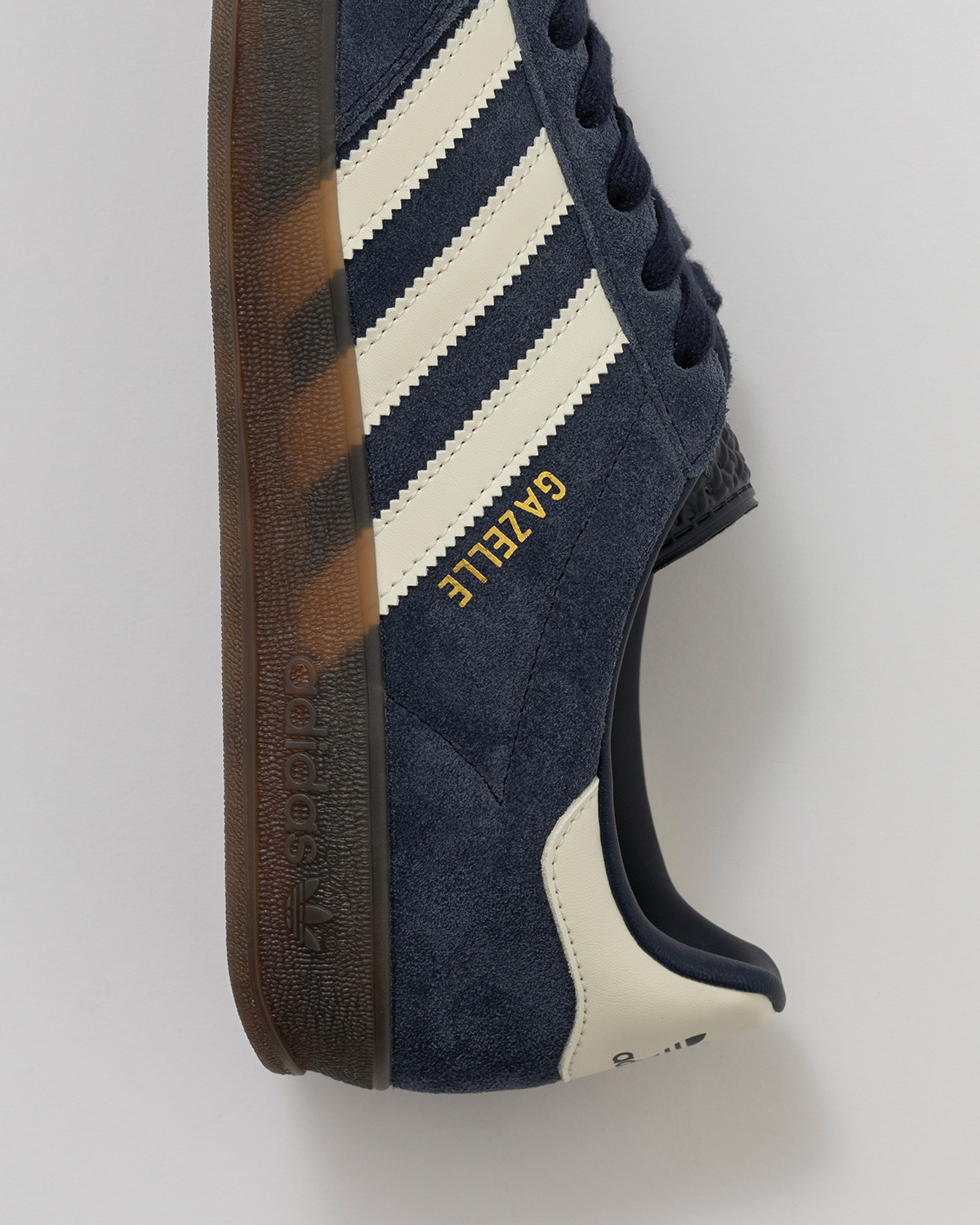 SHIPS 50周年記念モデル ― adidas Originals「GAZELLE INDOOR SHIPS」
