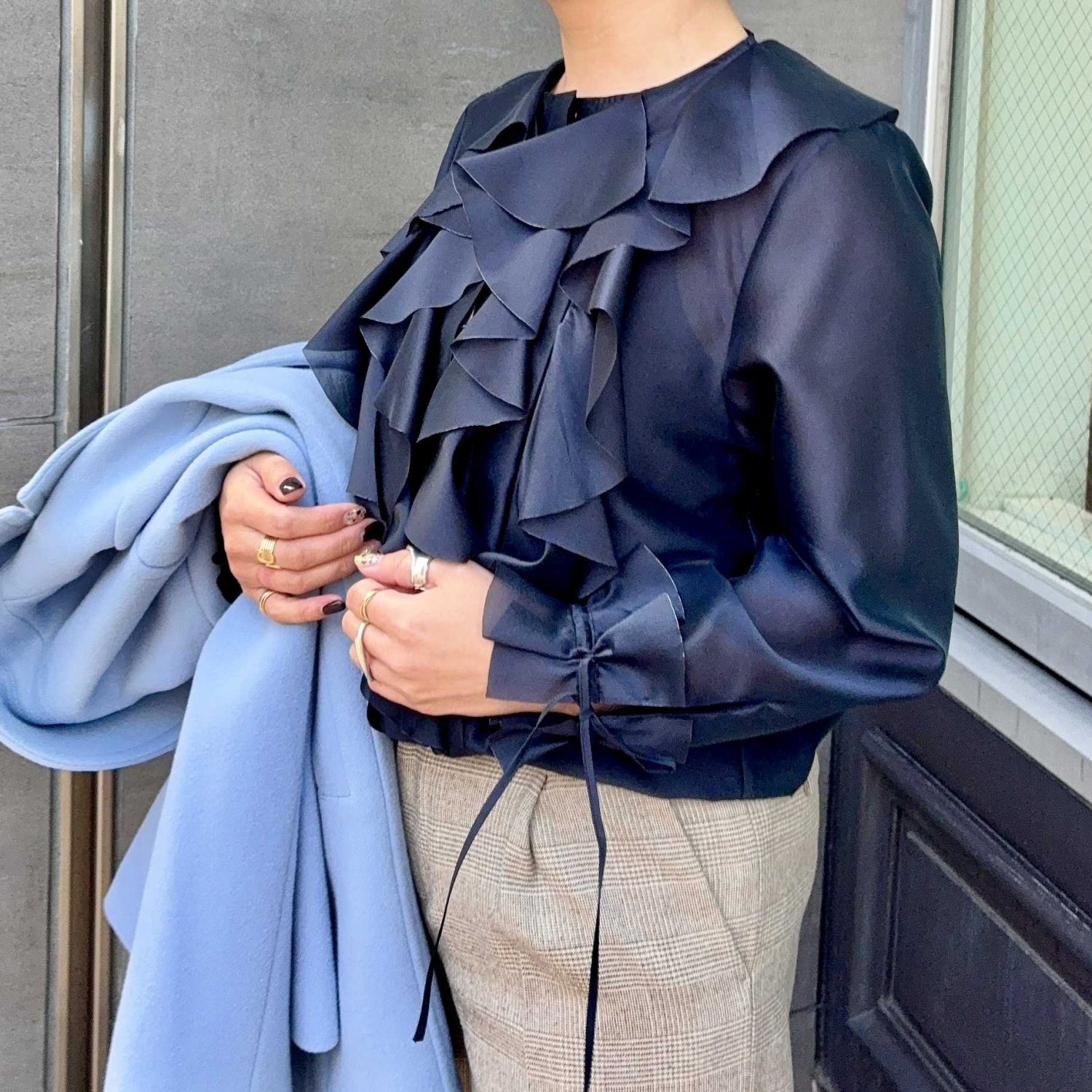 〈EFFE BEAMS〉フリル オーガンジー ブラウス