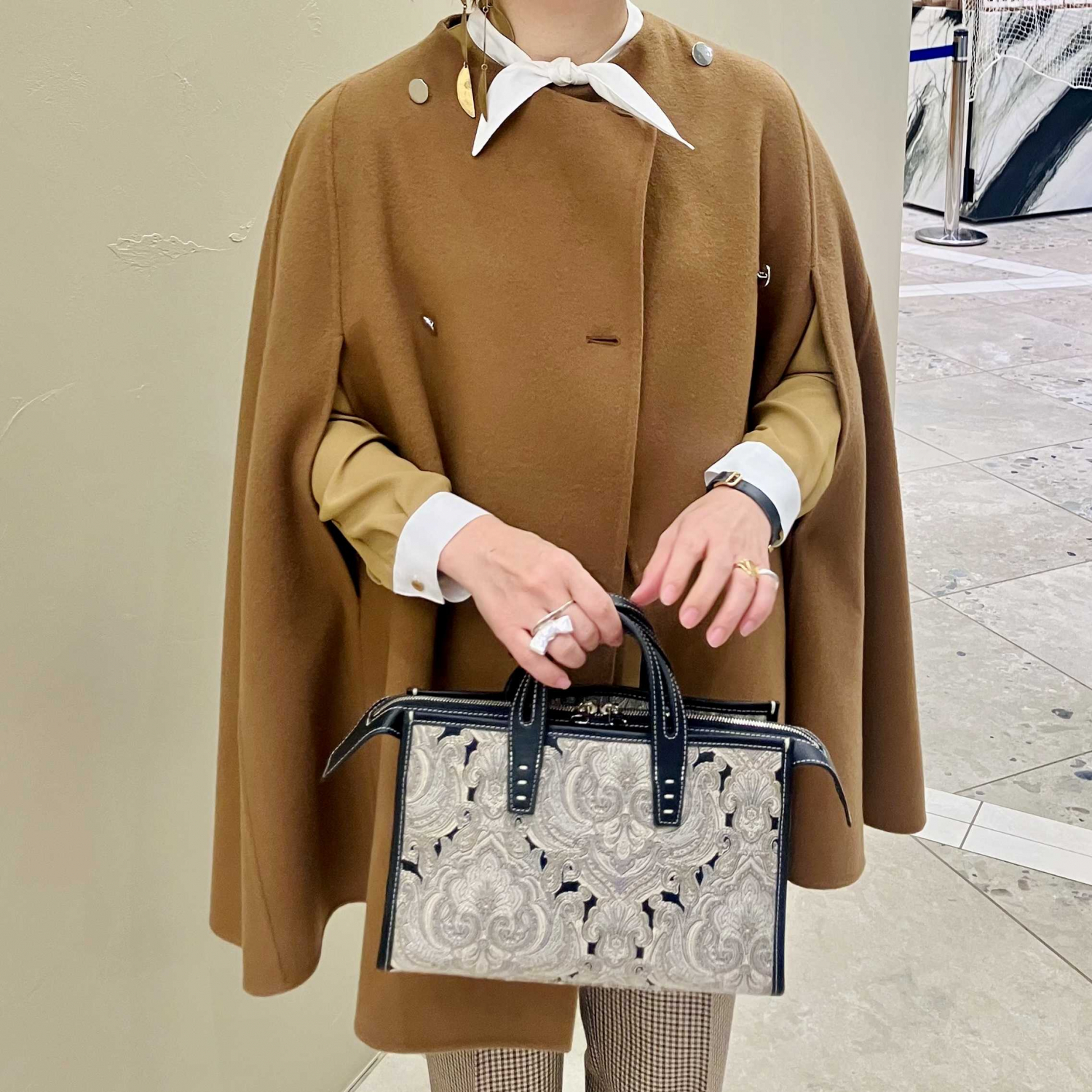 〈EFFE BEAMS〉リバー ケープ