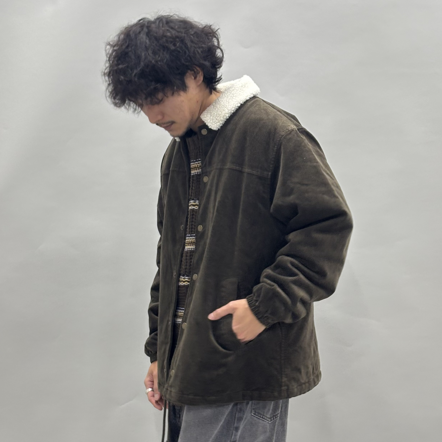 〈BEAMS〉ルーズフィット コーデュロイ ボア コーチジャケット