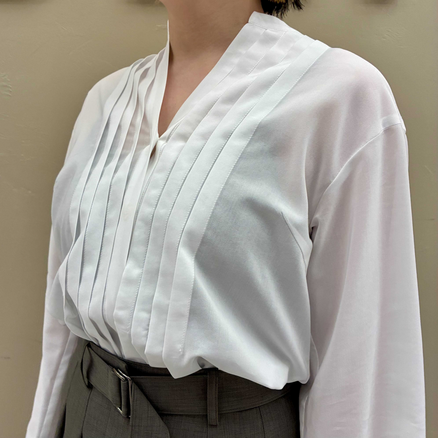 〈Demi-Luxe BEAMS〉タック ブラウス